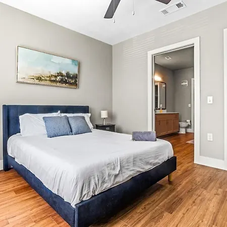 Mesmerizing 2Bd 2Ba W Beautiful Pool In Fort Worth